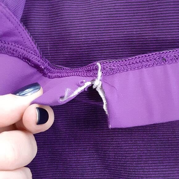 Lululemon Enhearten Tank Top Stripe Tender Violet Black Womens 6 Athletic FLAWED - Picture 5 of 12